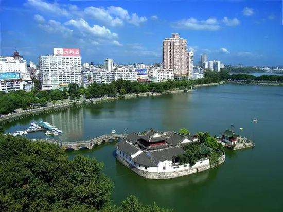 九江經(jīng)開區(qū)聚焦高端裝備制造、新材料新能源結(jié)碩果