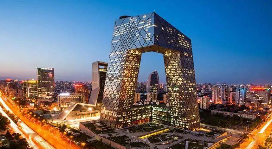 新型顯示產業(yè)跑出“加速度” 核心技術攻關待加強